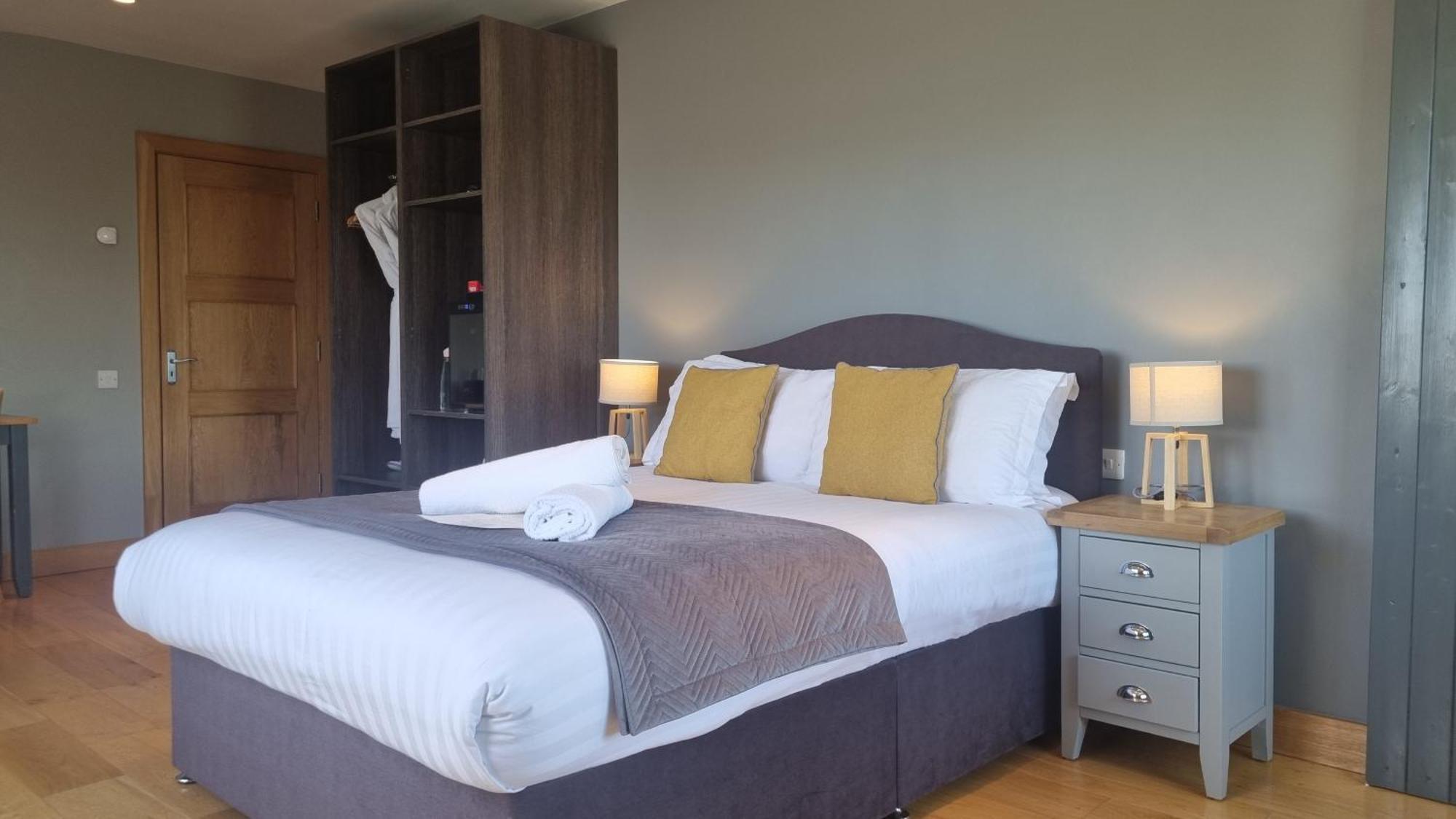 Fab View (Adults Only) Hotel Dingle Phòng bức ảnh