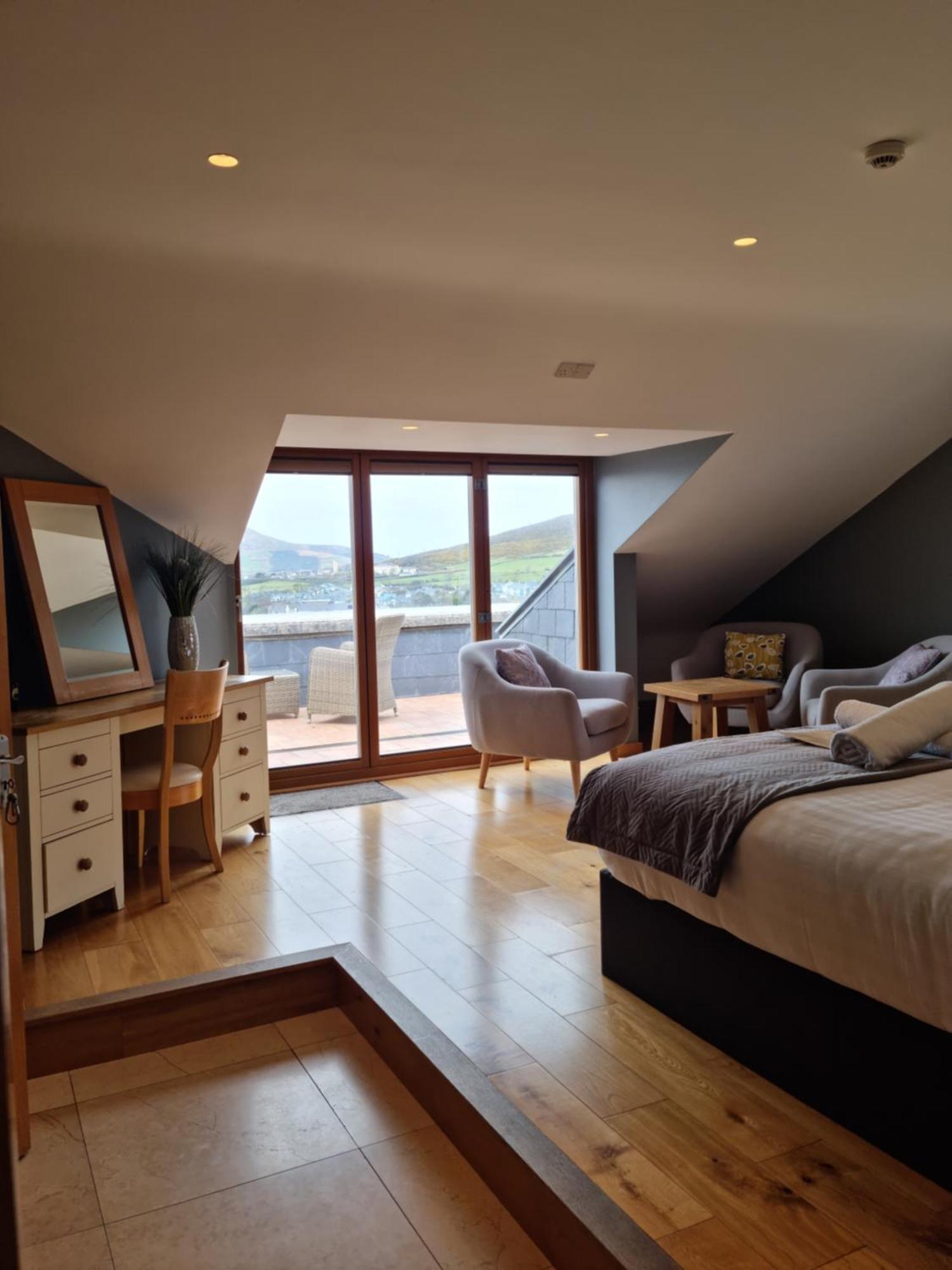 Fab View (Adults Only) Hotel Dingle Phòng bức ảnh