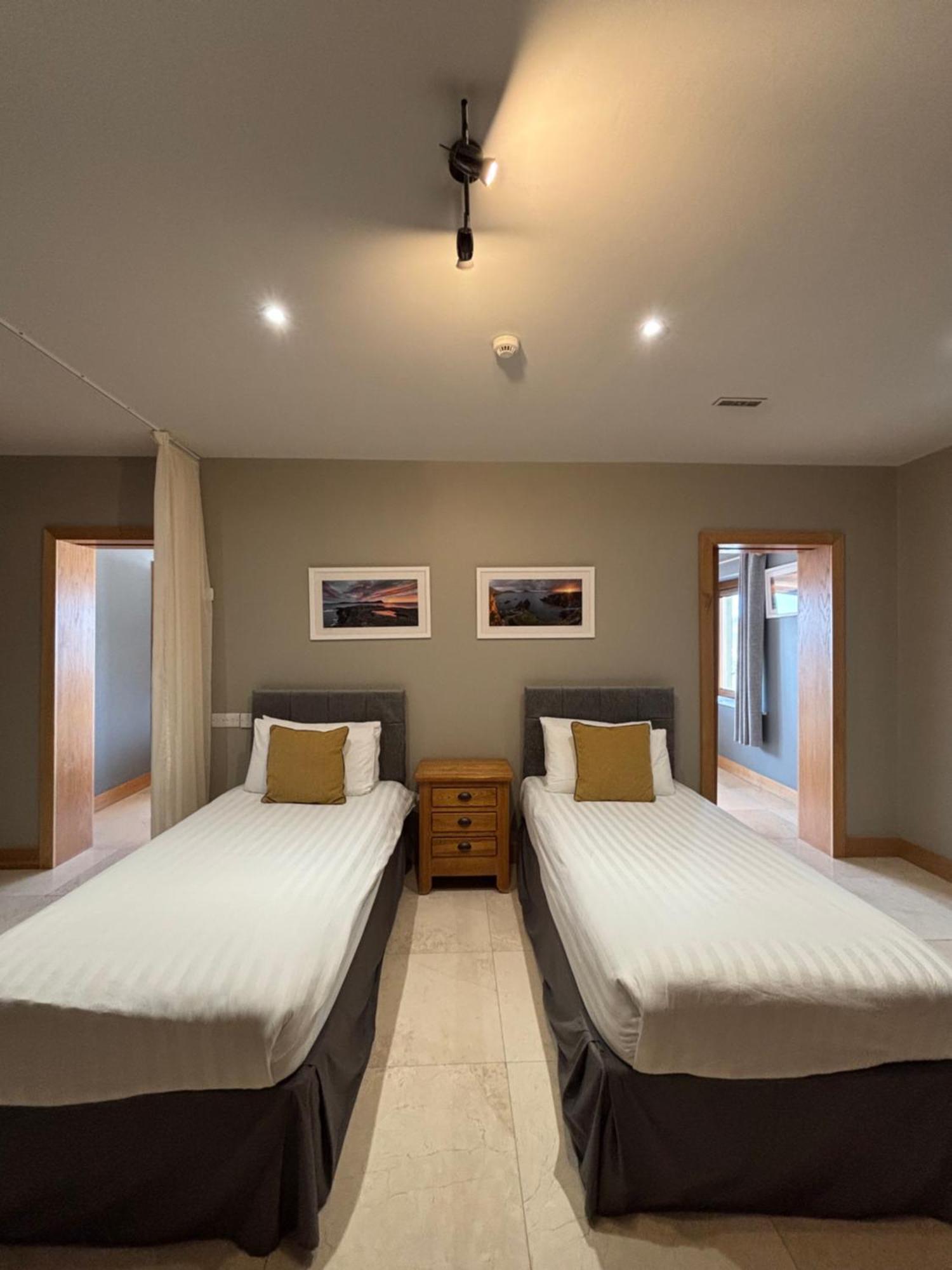 Fab View (Adults Only) Hotel Dingle Ngoại thất bức ảnh