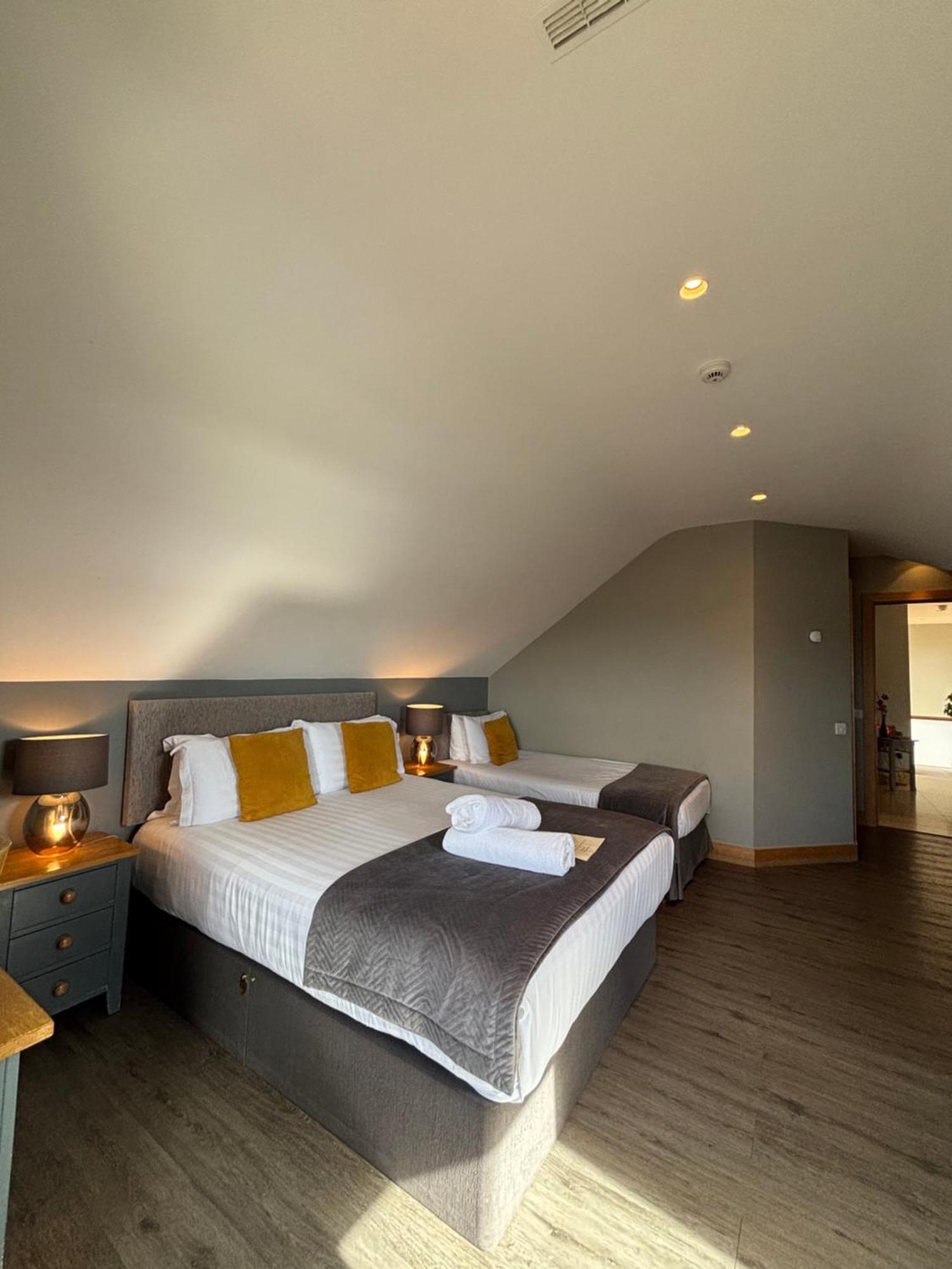 Fab View (Adults Only) Hotel Dingle Ngoại thất bức ảnh