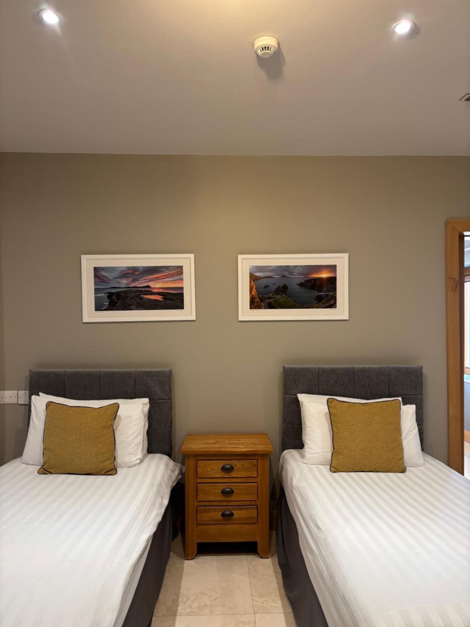 Fab View (Adults Only) Hotel Dingle Ngoại thất bức ảnh